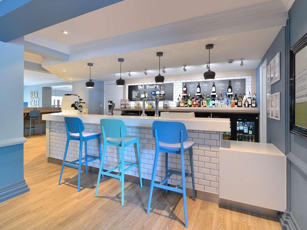 Travelodge Bath Waterside Restaurant photo